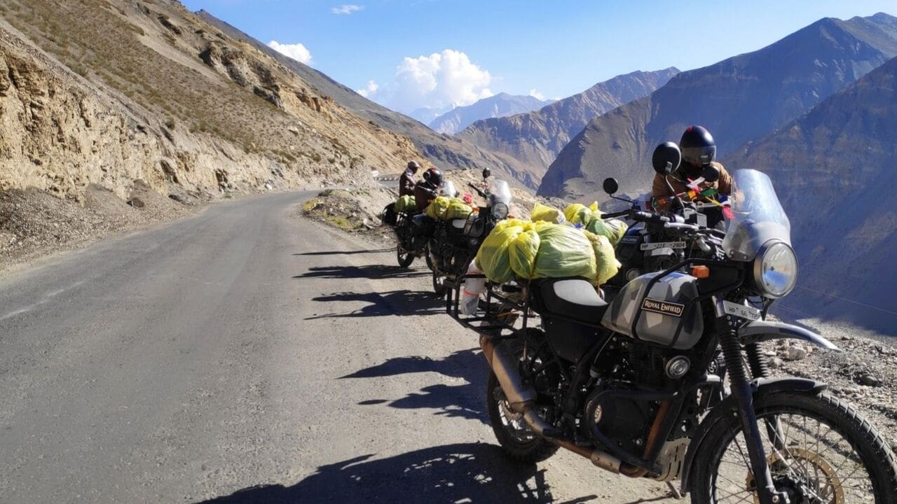 people are going to manali leh bike trip and now took a rest in rotang pass